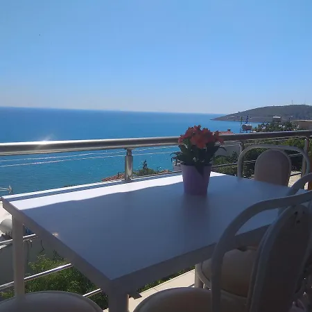 Pano Apartment Qeparo