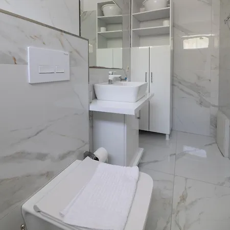 Apartmán Pano Qëparo