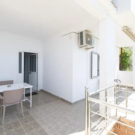 Pano Appartement Qeparo